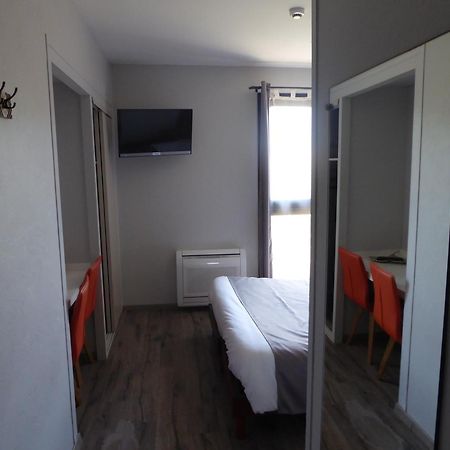 Auberge De La Paillere Lavours 外观 照片