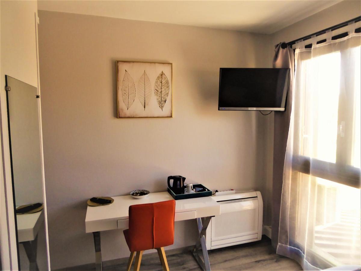 Auberge De La Paillere Lavours 外观 照片