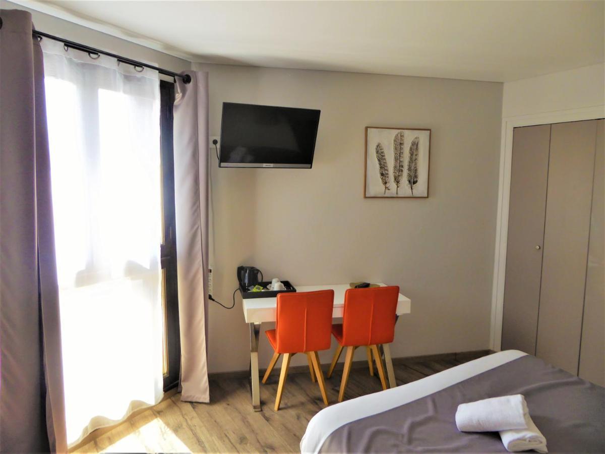 Auberge De La Paillere Lavours 外观 照片
