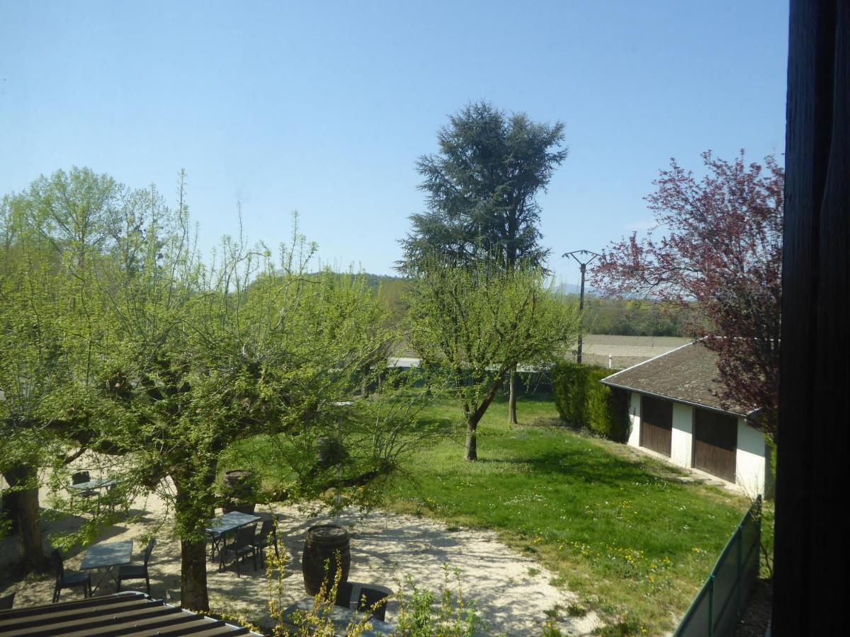 Auberge De La Paillere Lavours 外观 照片