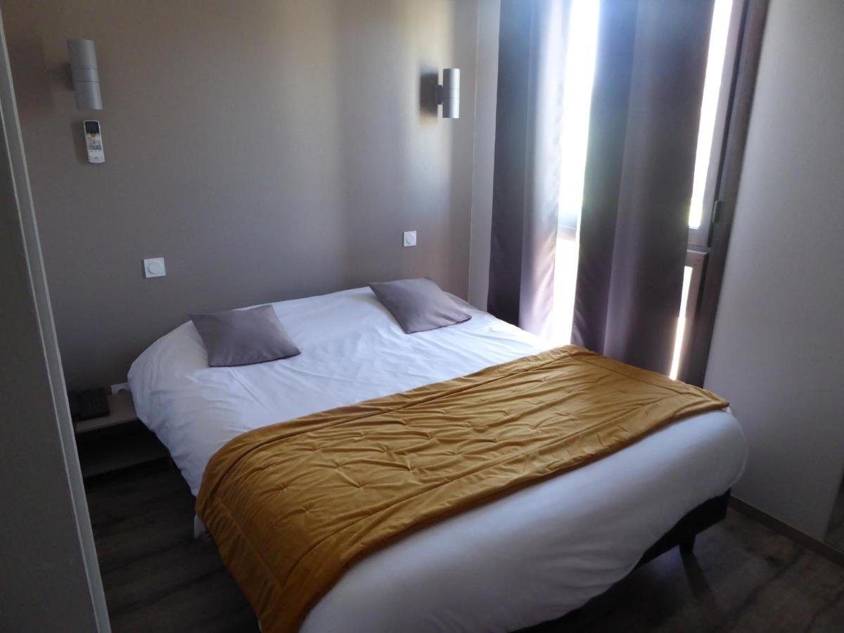 Auberge De La Paillere Lavours 外观 照片