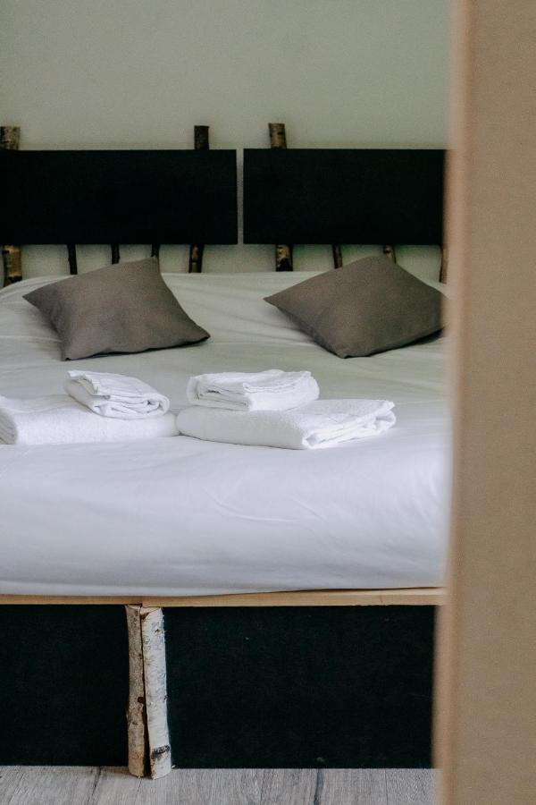 Auberge De La Paillere Lavours 外观 照片